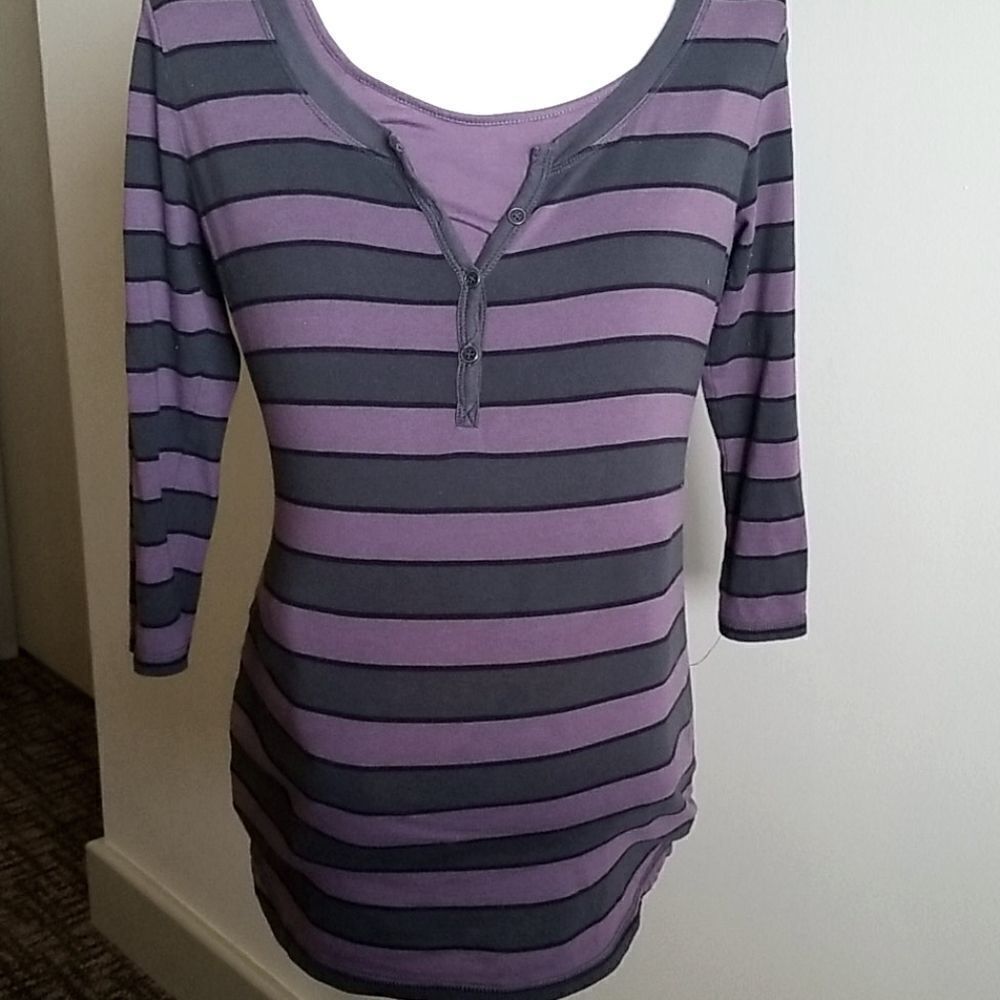 TWO HEARTS MATERNITY 3/4 SLEEVE TOP,  SZ SMALL